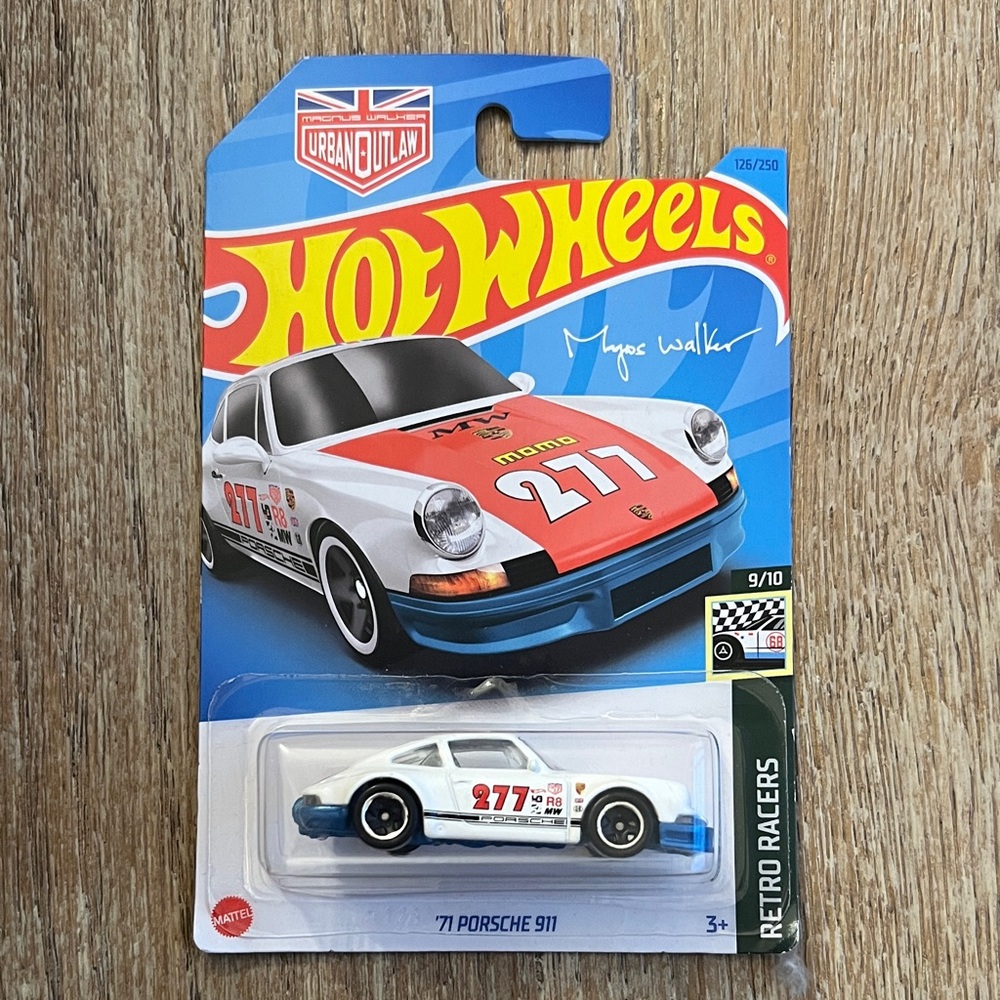Hot wheels “71 Porsche 911 Toy Car” - White and Blue